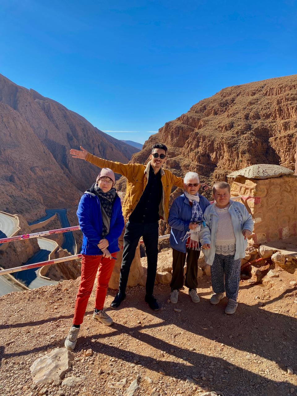 clients in 4x4 desert